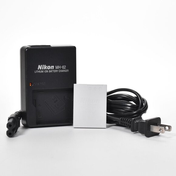 Nikon Coolpix S50 Digital Camera 7.2MP 3x Optical Zoom with VR 32GB SD Card - Picture 12 of 16